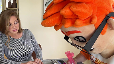 Annie King Gets Hands-On with The Porn Dude's Big Executive Package!