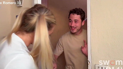 I show the villa to the new chick