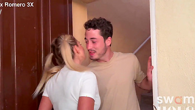 I show the villa to the new chick