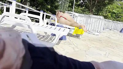 A stranger gave me a great handjob at a public pool