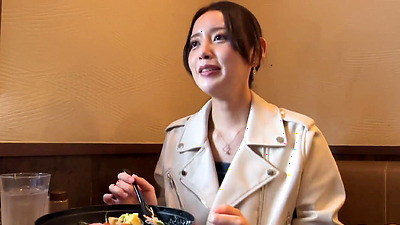 Part 1 [Intense one-night affair with an ex-girlfriend! A married woman's body has matured to the point of obscenity, and she ejaculates in the mouth and cum inside her twice in a row! An ex-couple, now both married, meet again after a long time!