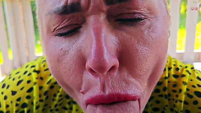 Cherry Aleksa gently sucks on the street