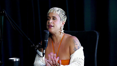 She suffered (...) in a rehearsal and this made her create Just House, the dispute between models is not healthy, and she felt out of place at... - Just Joana (WATCH ON: SHEER/RED)