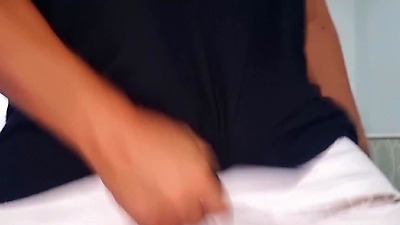 AMATEUR | CUMSHOT (ITALIAN) - INTENSE AND STRONG HANDJOB WITH A HUGE PENIS