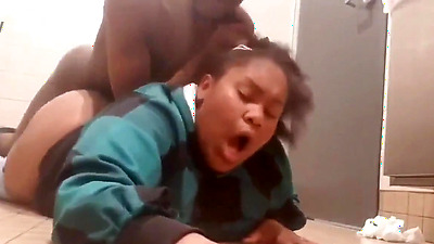 SLUTTING OUT WALMART EMPLOYEE IN BATHROOM