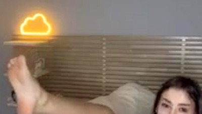 Sweet teen daniela close up bg masturbate squirt deep wet pussy hot