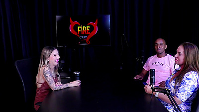She sees professionalism in her boyfriend, her daughter currently has no intention of joining the job - black Top Delícia & Francis Simas (WATCH ON: SHEER/RED)