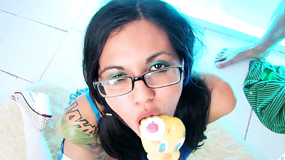 Tiny Asian Girl Gets Sprayed By 4 Big Cocks In a Wild Bukkake