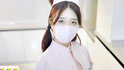 The slutty nurse collects semen and fills her pussy, and the doctor has sex with the patient