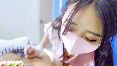 The slutty nurse collects semen and fills her pussy, and the doctor has sex with the patient