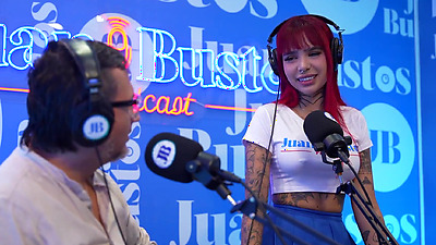 Tattooed redhead Diavlolilith kisses with her friend while her vagina vibrates - Juan Bustos Podcast