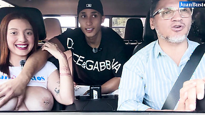 Khloe monta la polla de su hombre hasta que le llena el coño con semen caliente | Juan Bustos ROAD