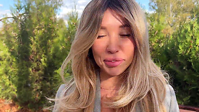 saw a blonde masturbating in the park, gave it to her mouth and fucked in public