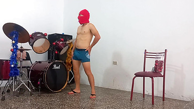 OMG!! HOW FUCKING PERVERTS ARE THESE... STEPMOTHER AND STEPSON TAKE ADVANTAGE OF CHRISTMAS TO FUCK AT HOME WHILE THE HUSBAND HAS GONE OUT TO BUY PRESENTS