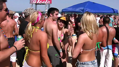 Tits And Arse At The Beach