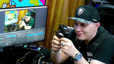 Yummi Paradise arrived at Pápum's Christmas, showed off her body and posed nicely for Ruan - Pápum no Barraco Podcast!