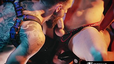 Muscle Hunk Serviced By Sexy Strangers - Fisting Inferno