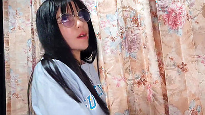 Laura fucks the technician to repair her computer earlier because she has no money to repair it.