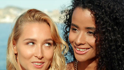 BLACKED Kelly Shares Her BF's Huge BCC With Sexy Bestie Mia - Kelly Collins