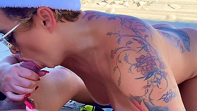 I met a follower on Instagram and he asked me for a nice handjob on the beach for Christmas.