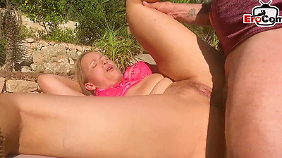 German MILF tourist meets stranger without condom in Mallorca for sex