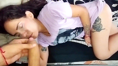 I enter my stepsister's room to put my big shaft in her mouth and then fuck her pussy - Russian porn