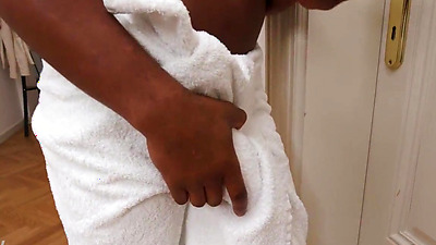 Lia Lin Lends A Helping Hand