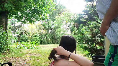 Provocative Blowjob IN THE GARDEN Leads to Huge Cumshot