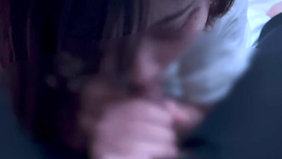 裏すじ攻めフェラも得意な女の子cum in mohth blowjob