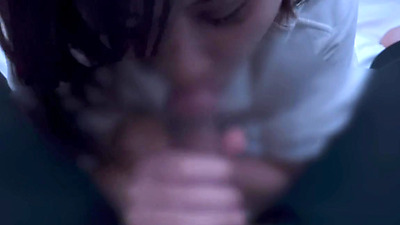 裏すじ攻めフェラも得意な女の子cum in mohth blowjob