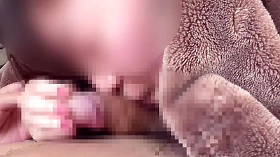 Erotic married woman  Squeezing out sperm with a handjob in the morning