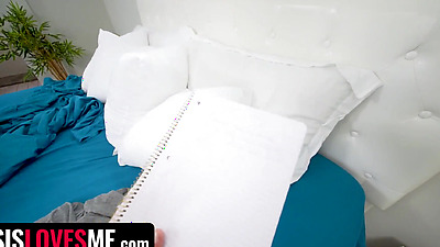 Cum Crazed StepSister Rips Off Condom For a Better Feel…