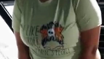 Ebony milf FreckleFace420 flashing pussy in public