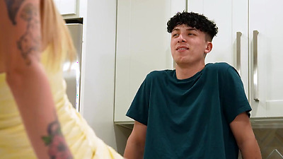 "I'm Your StepAunt, You Can Fuck Me!", Tatted StepAunty Smashed By Big Penis - Cassidy Luxe