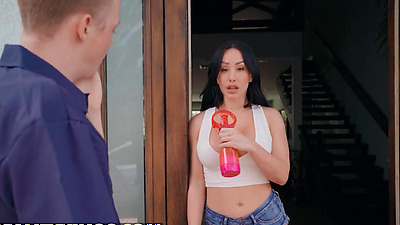 REALITY KINGS - Lucky Repair Guy Jimmy Knows Exactly What Hot MILF Jennifer White Wants, His Penis Inside Her Cunt