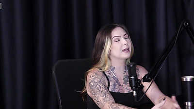 She was married to an Angolan who left and left debts, she is not bisexual but loves kissing women, and when she became needy... - Francis Simas (WATCH ON: SHEER/RED)