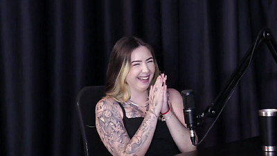 She was married to an Angolan who left and left debts, she is not bisexual but loves kissing women, and when she became needy... - Francis Simas (WATCH ON: SHEER/RED)