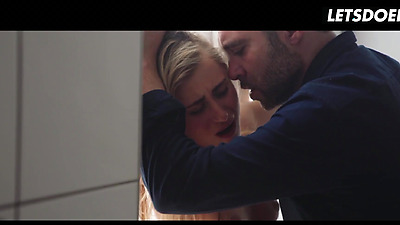 Pervy Gynecologist Gets To Fuck Blonde Patient - LETSDOEIT