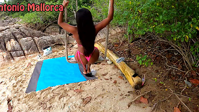 Big Tits Thai Bombshell Gets Picked up in Public Beach