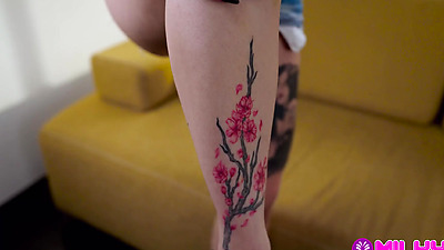 Anal sex addict achieves  her first anal orgasm during her job interview