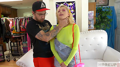 Blonde Whore Carolina Sweets Lets One Big Shaft Wreck Her Holes!