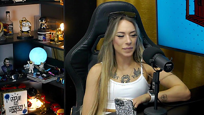 Ruan fell on Bianca Demarchi's pussy in the Podcast, she moaned a lot with lust - Podcast Pápum no Barraco!