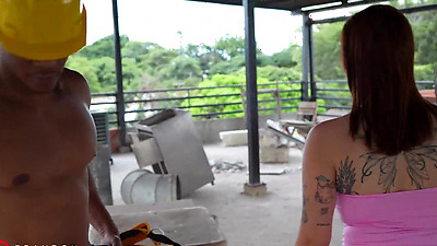 Builder fucks his big butt boss and gives her a huge load of cum - Brandon Cruz