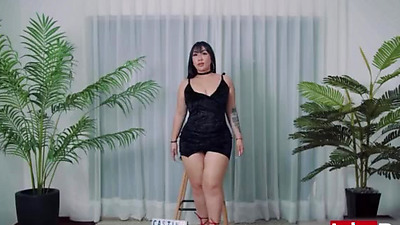 Colombian big arse Wanda Maloo tells of her first sexual experience at 18