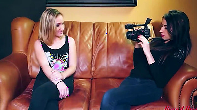 Cute Blonde Ryann And Horny Brunette Olyssia Share A Big Shaft To Suck!