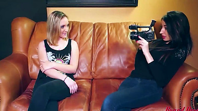 Cute Blonde Ryann And Horny Brunette Olyssia Share A Big Shaft To Suck!