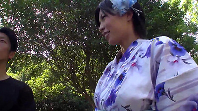 Hot Japanese model Saki Aoyama in a kimono sucks penis in the park uncensored.