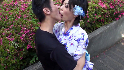 Hot Japanese model Saki Aoyama in a kimono sucks penis in the park uncensored.