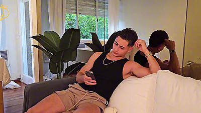 I seduce my roommate and give him a taste of my juicy pussy and big arse - Salome Gil