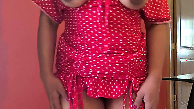 THE SEXIEST STEPMOTHER SHOWING HER PUSSY TO HER NEIGHBORS